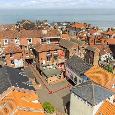 1-Bed Seaside Apartment With Parking Cromer Exterior photo